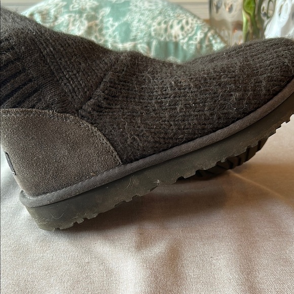 UGG Gray Winter Knit Boots - Picture 4 of 4